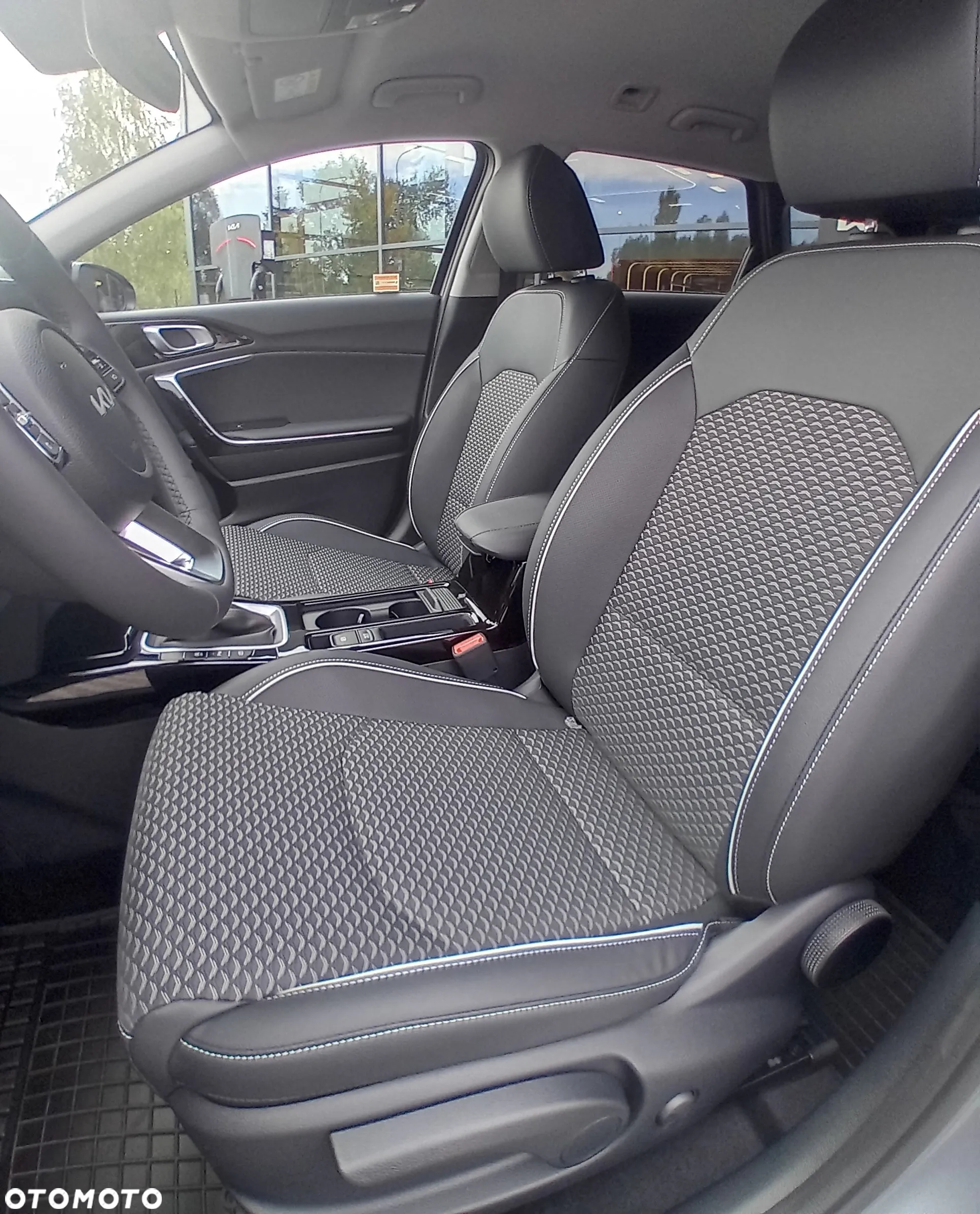 Kia Ceed - 13