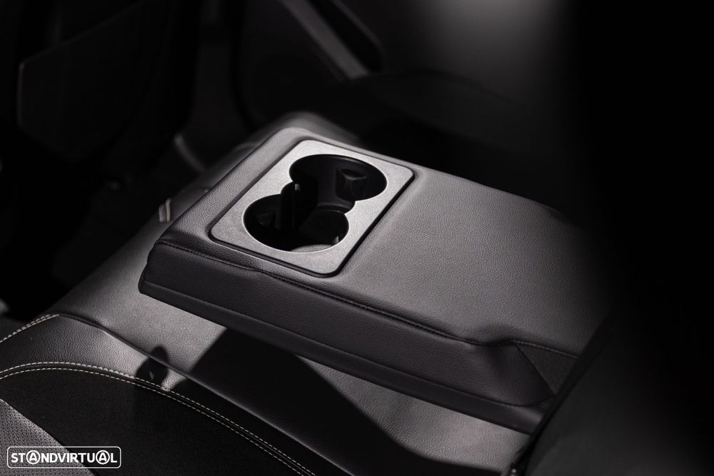 Land Rover Range Rover Velar 2.0 D200 AWD R-Dynamic - 31