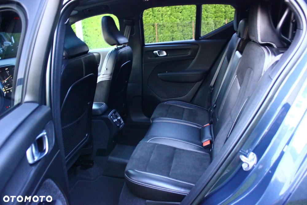 Volvo XC 40 - 35
