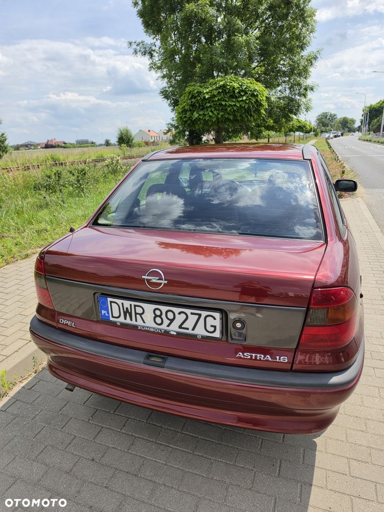 Opel Astra - 4