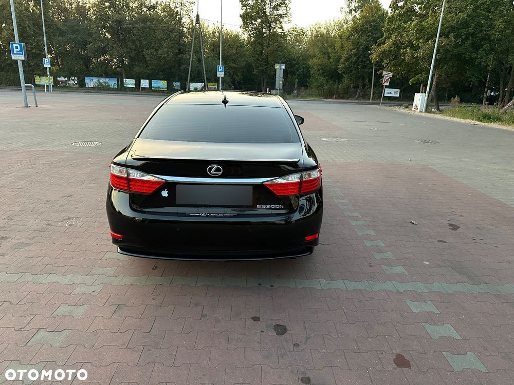 Lexus ES 300h Business Edition - 34