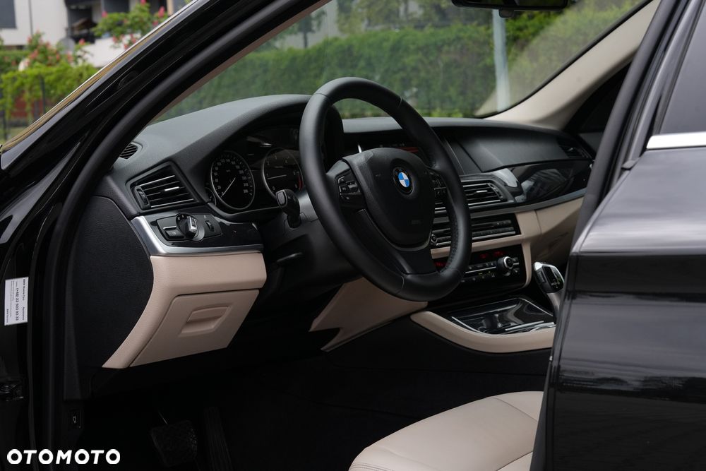 BMW Seria 5 518d - 14