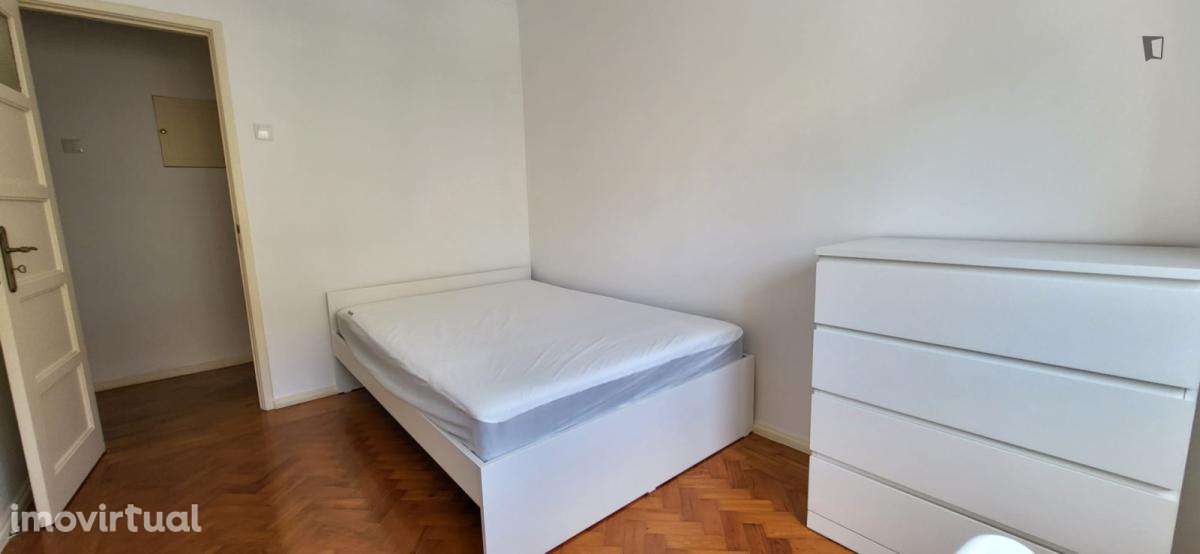 Quarto - localizado em Amadora Lisbon - Grande imagem: 2/6