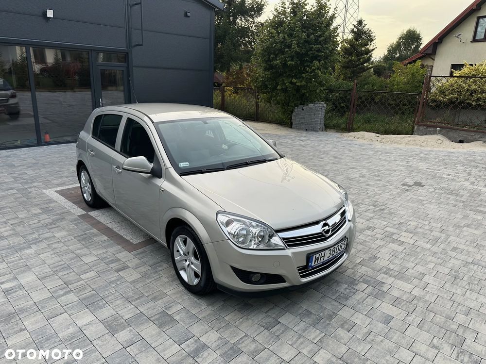 Opel Astra 1.6 Enjoy - 1