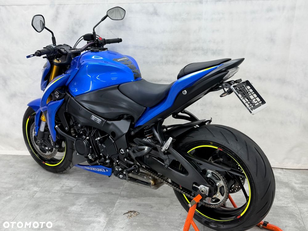 Suzuki GSX 1000 - 2
