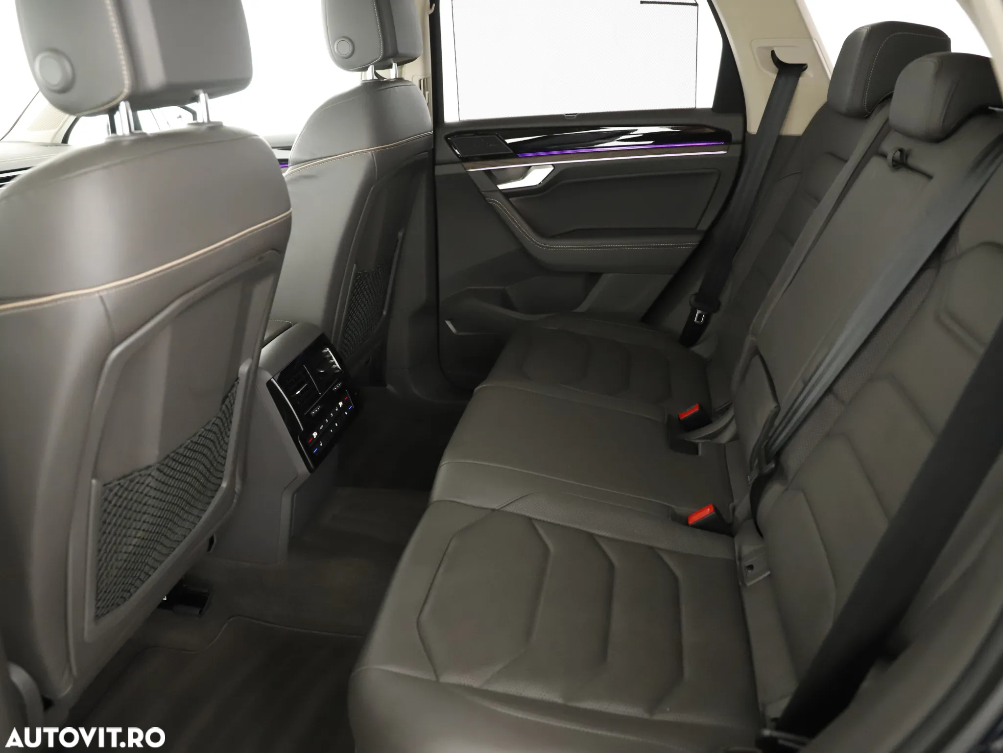 Volkswagen Touareg 3.0 V6 e-Hybrid 4Motion Aut. Atmosphere - 12