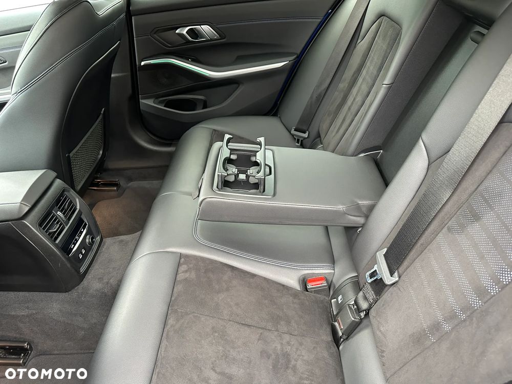 BMW Seria 3 320i M Sport sport - 16