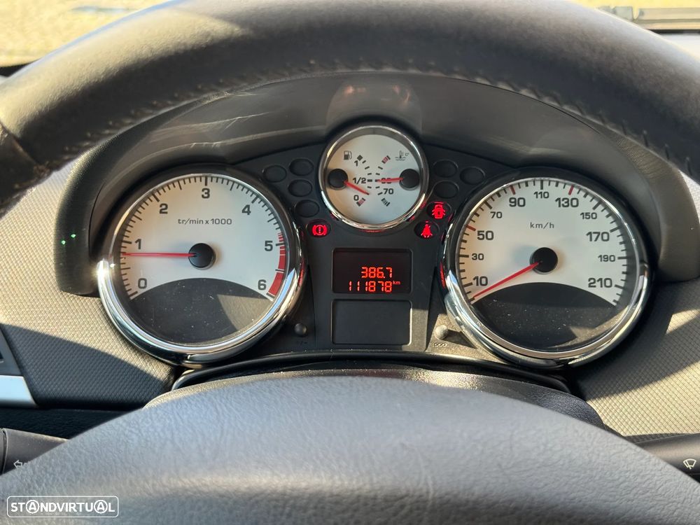 Peugeot 207 1.4 HDi Premium - 16