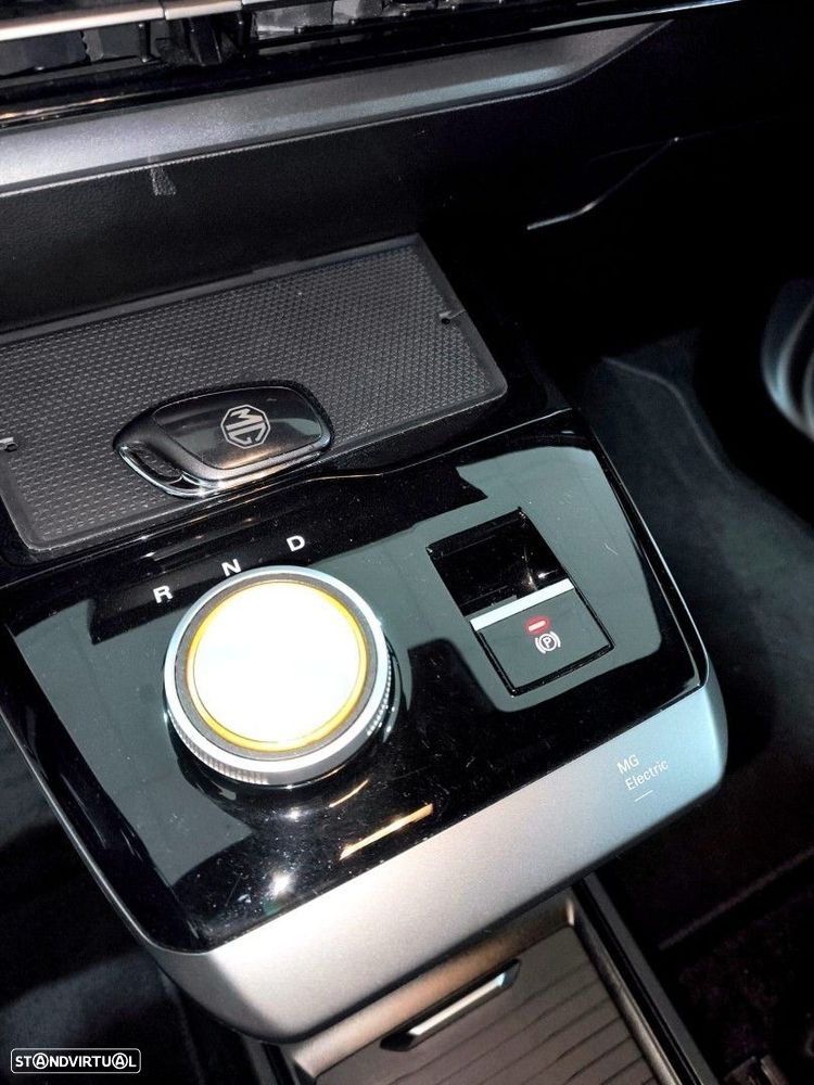 MG MG4 64 kWh Luxury - 18