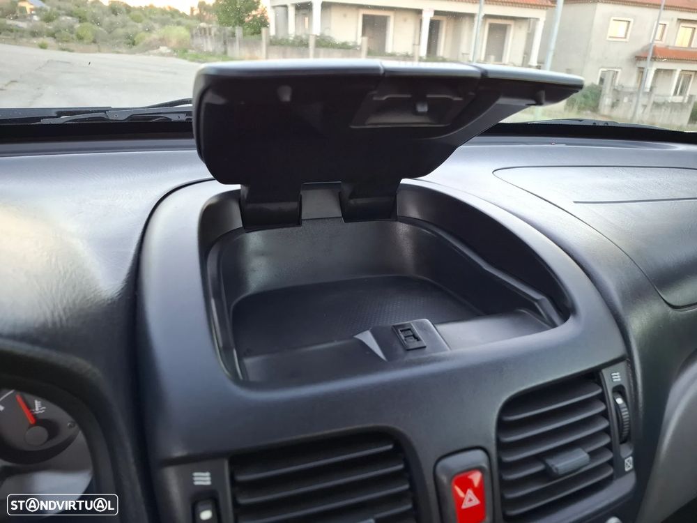 Nissan Almera 2.2 Di Elegance - 16