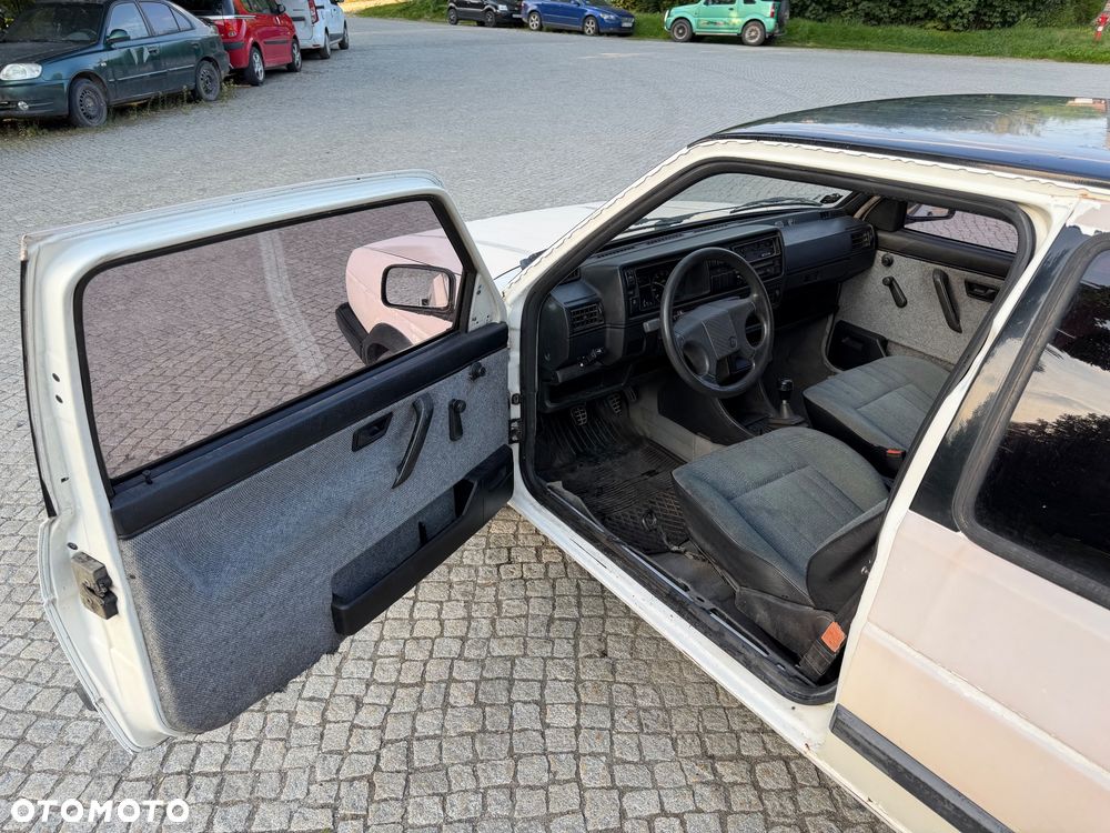 Volkswagen Golf 1.3 - 28