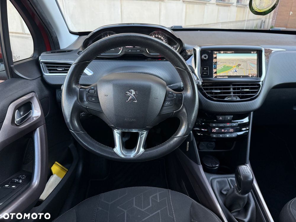 Peugeot 2008 1.2 Pure Tech Style S&S - 33