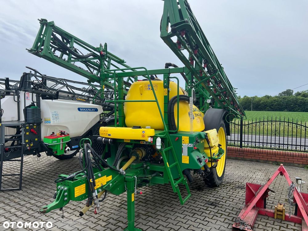 John Deere M724 - 1