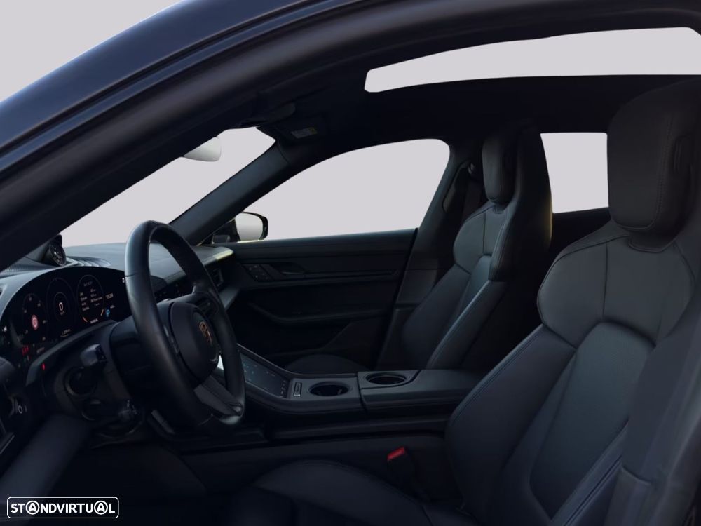 Porsche Taycan Cross Turismo - 8