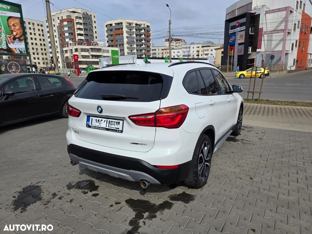 BMW X1 xDrive20i AT xLine - 4