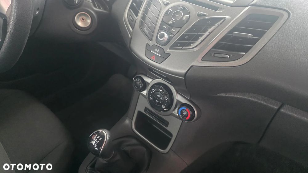 Ford Fiesta 1.5 TDCi Ambiente - 12
