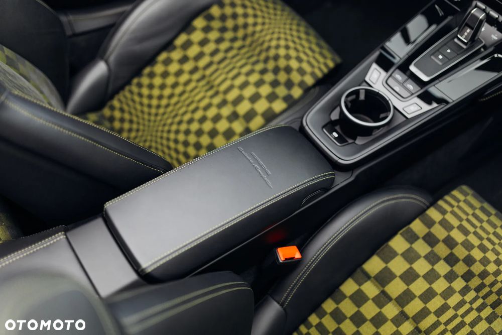Porsche 911 Carrera T-Hybrid Spirit 70 - 24