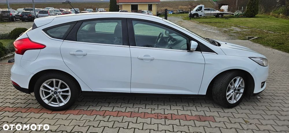 Ford Focus 1.0 EcoBoost Active - 3
