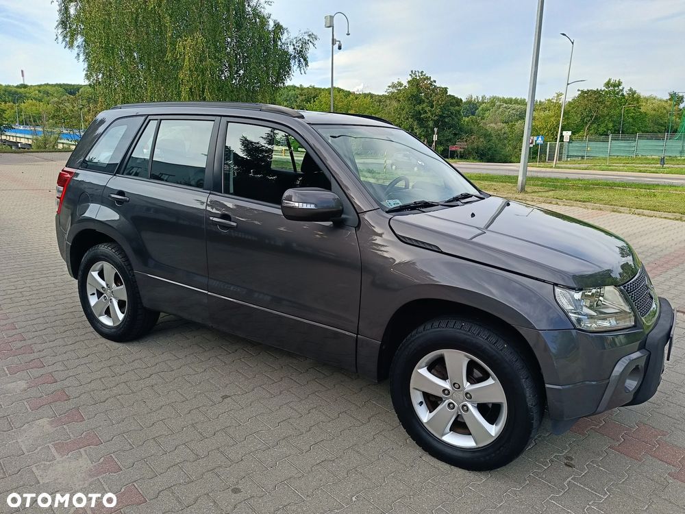 Suzuki Grand Vitara 2.0 - 6