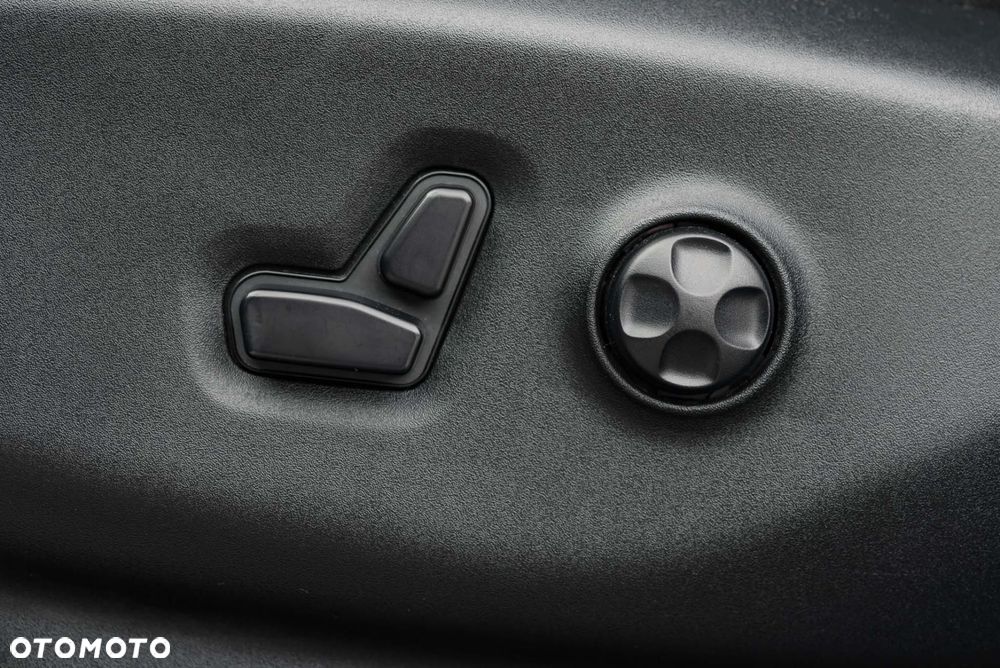 Chrysler Pacifica - 24