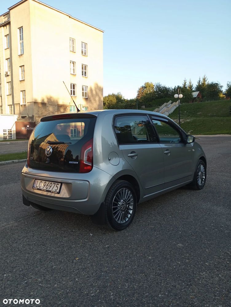 Volkswagen up! cheer - 6