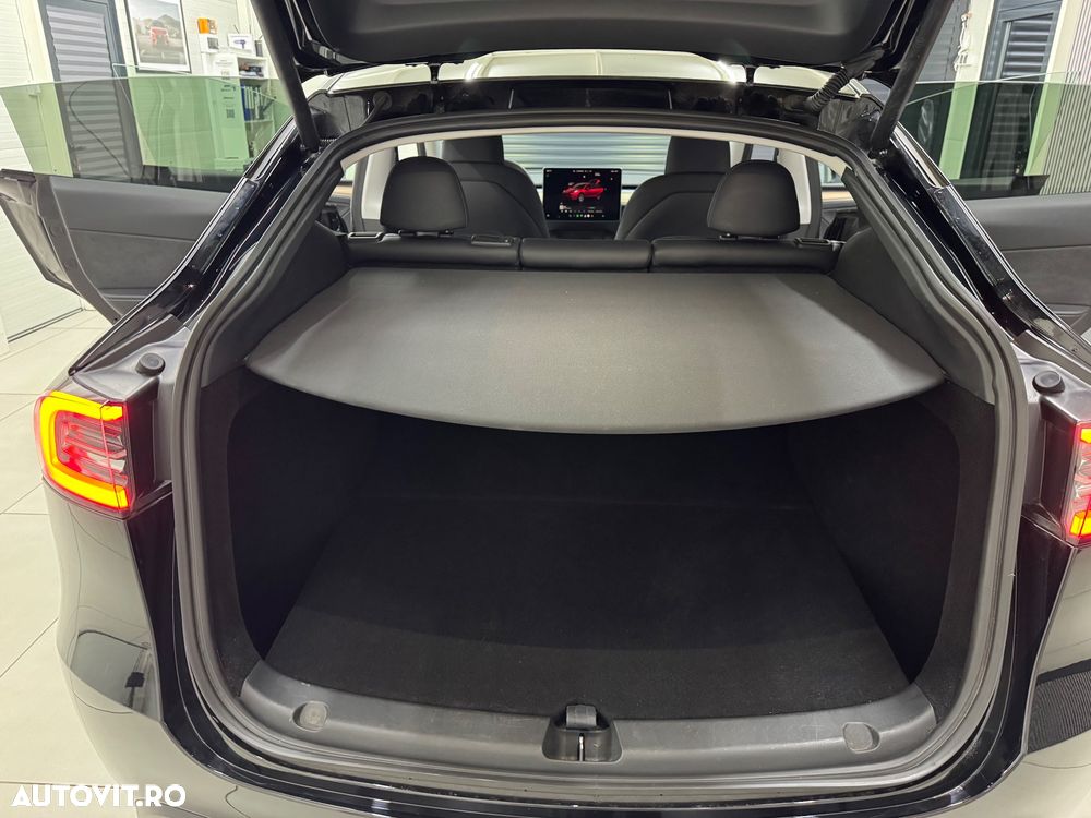 Tesla Model Y Long Range Dual Motor AWD - 25