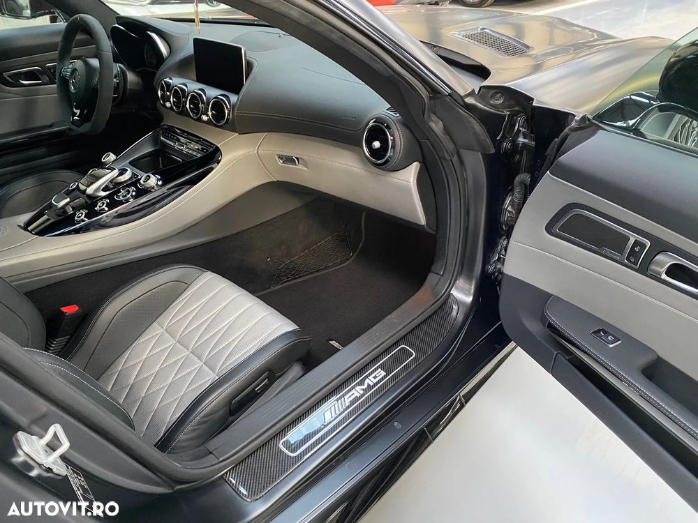 Mercedes-Benz AMG GT - 16