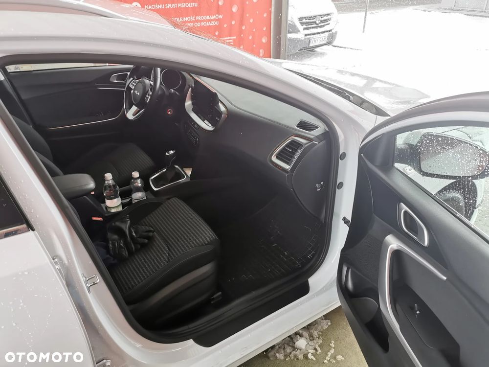 Kia Ceed 1.5 T-GDI M - 20