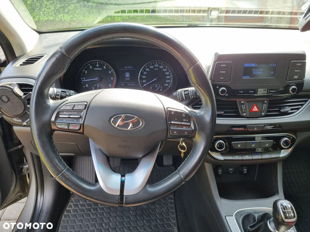 Hyundai i30 1.4 Classic + - 14