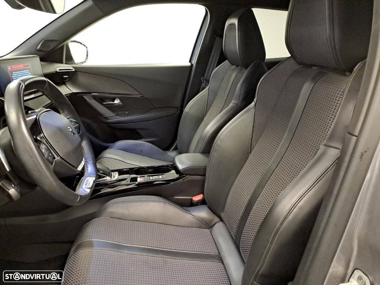 Peugeot 2008 1.5 BlueHDi GT EAT8 - 9