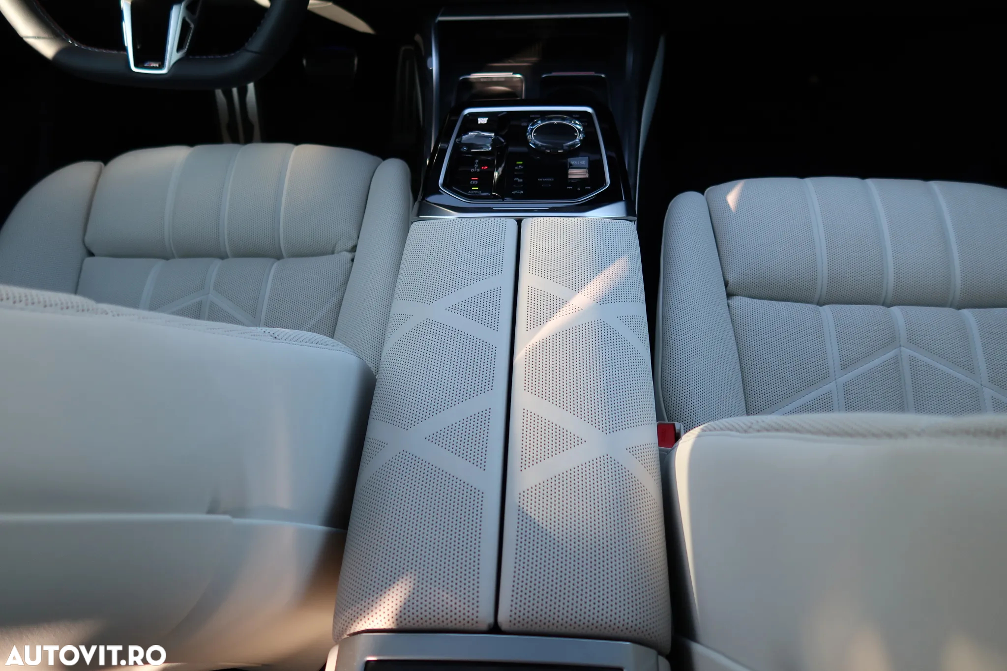 BMW M7 M760e xDrive AT PHEV - 20