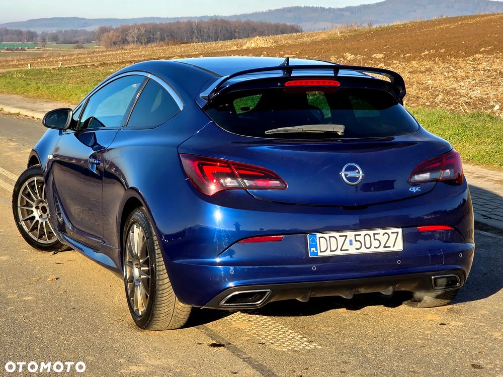 Opel Astra OPC Start/Stop - 2
