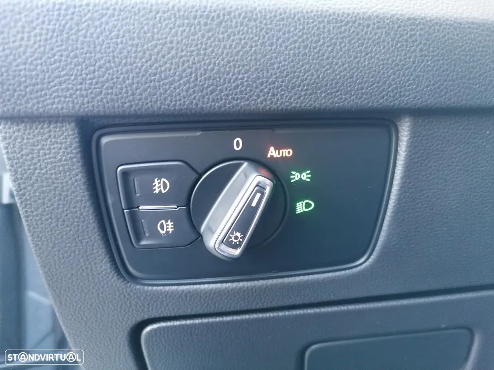 VW Passat Variant 1.6 TDI Confortline - 16