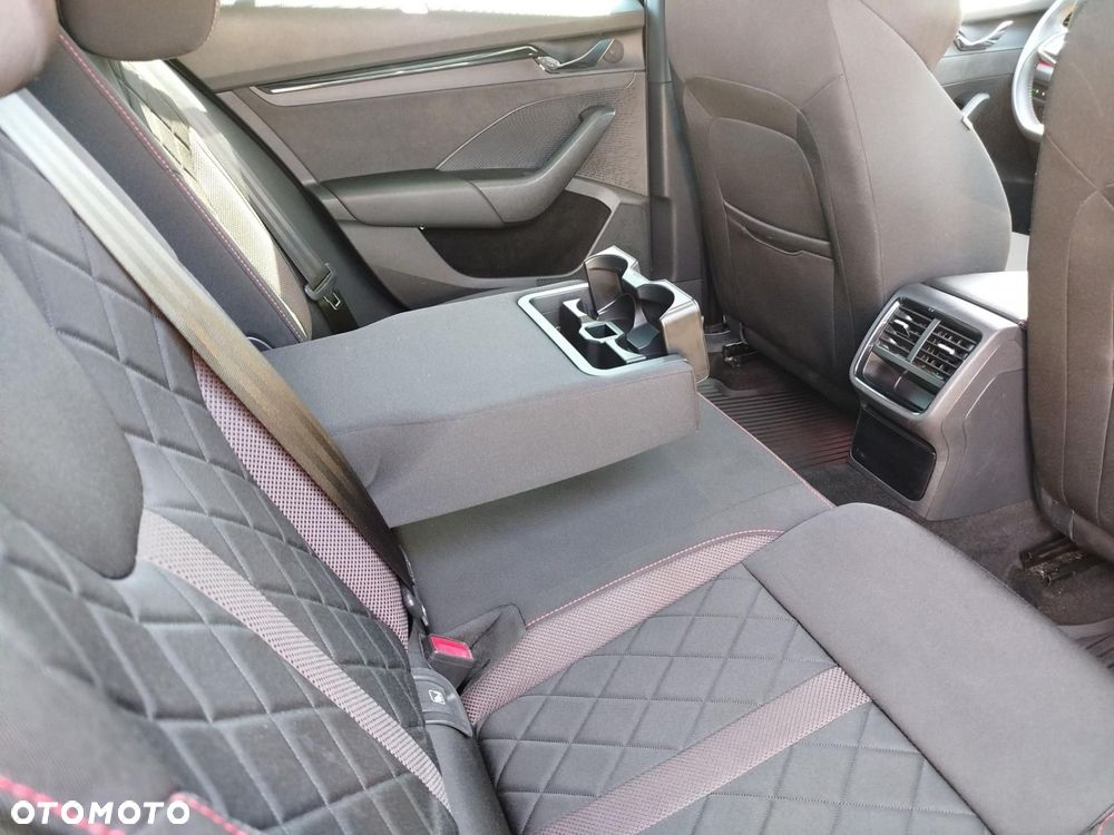 Skoda Octavia 2.0 TSI RS DSG - 13