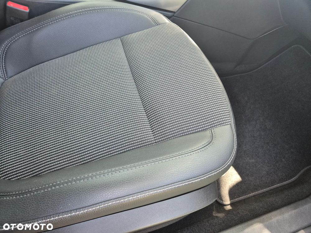Opel Astra 1.4 T Cosmo - 25