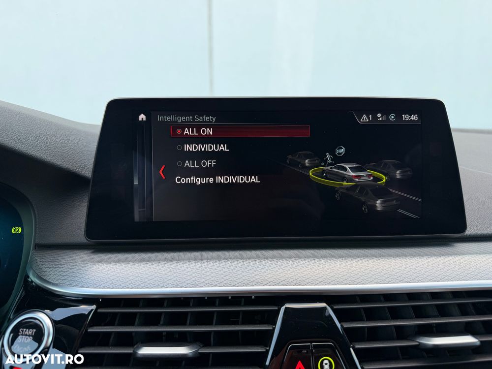 BMW Seria 5 540i xDrive AT - 33