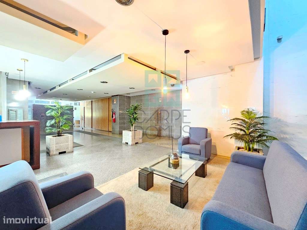 Excelente escritório com 305m2 no nobre Edificio Pratagi, em Alverca - Grande imagem: 3/49