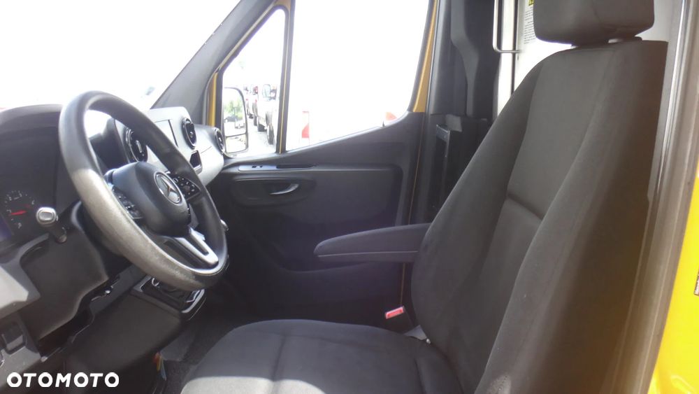 Mercedes-Benz SPRINTER - 15