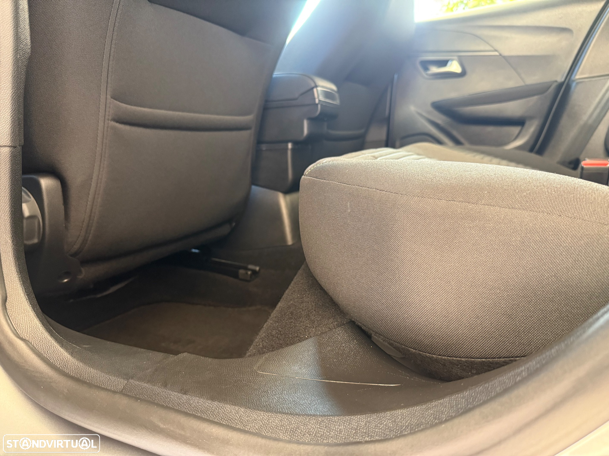 Peugeot 208 1.2 PureTech Active Pack - 39