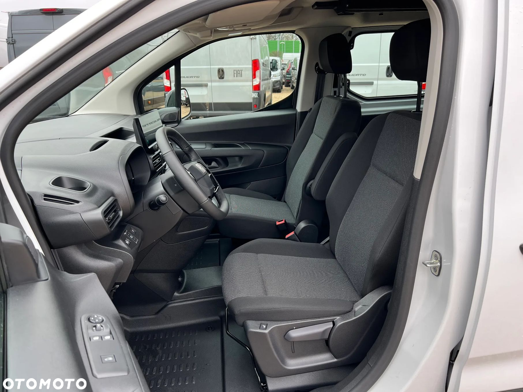 Fiat Doblo Maxi 5 miejsc - 10