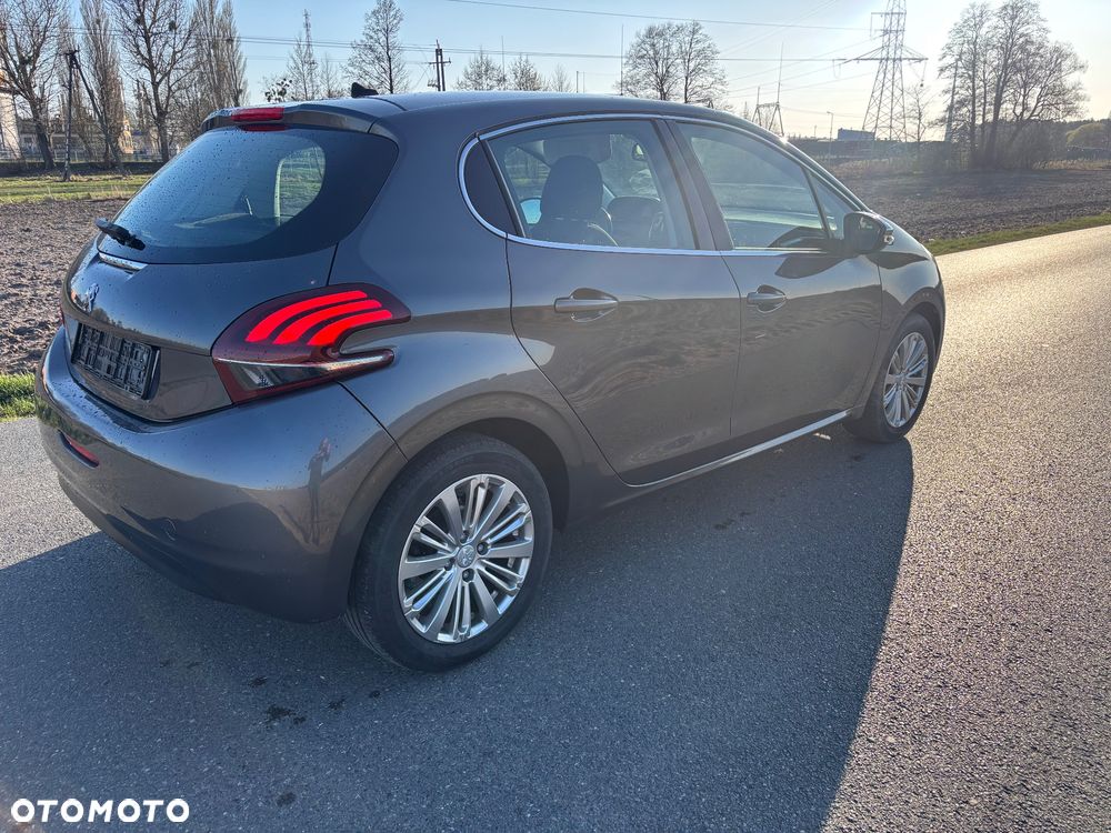 Peugeot 208 1.2 PureTech GPF Allure S&S - 10