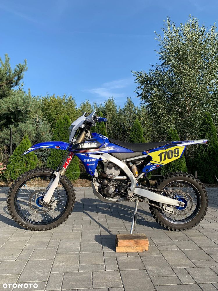 Yamaha YZF - 1