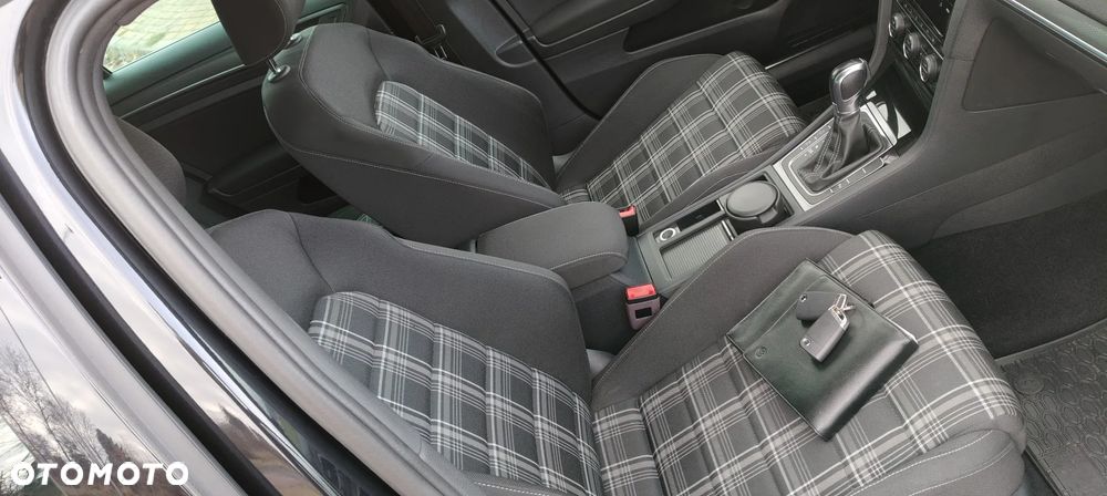 Volkswagen Golf GTD (BlueMotion Technology) DSG - 32