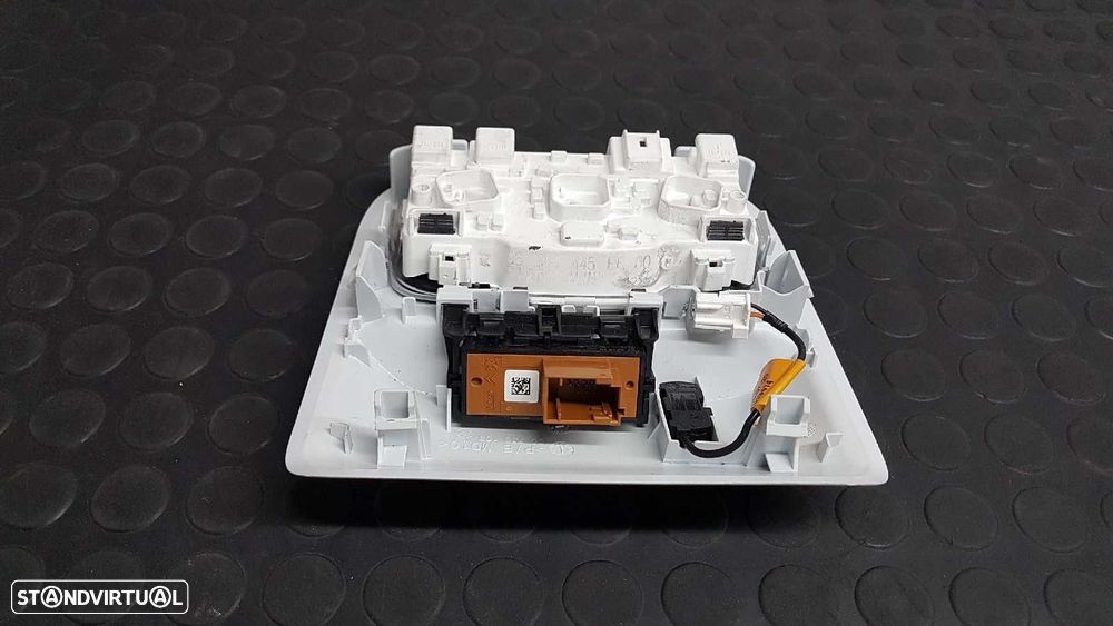 LUZ INTERIOR PEUGEOT 208 ACTIVE - 2