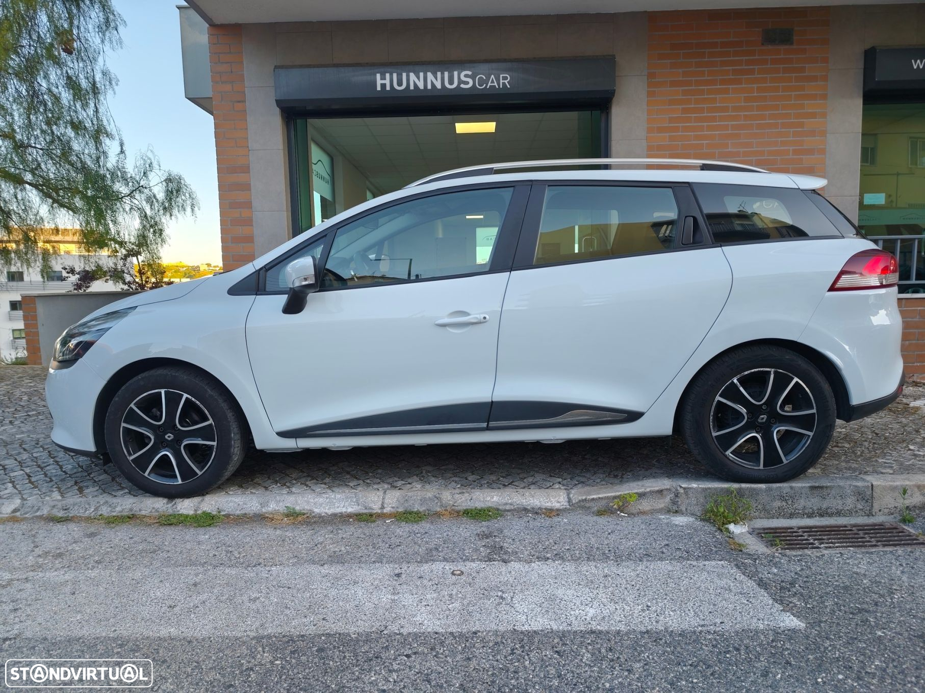 Renault Clio Sport Tourer 0.9 TCE Limited - 10