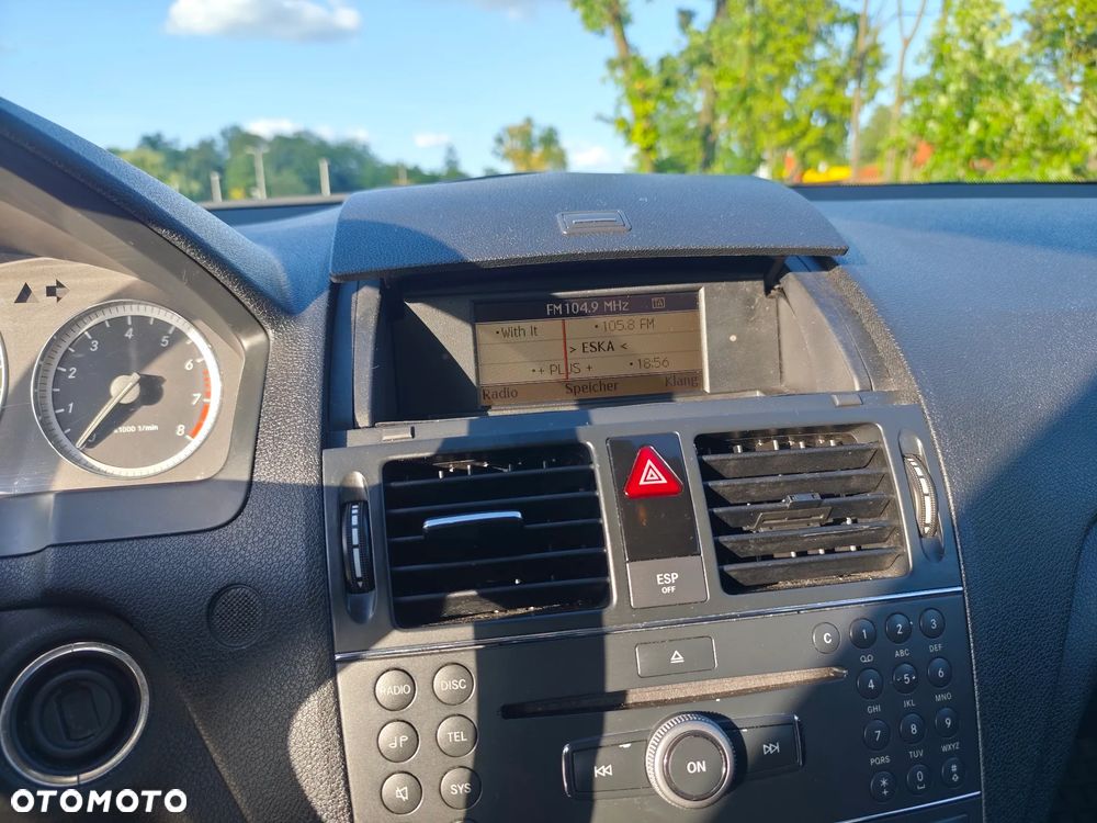 Mercedes-Benz Klasa C 180 Kompressor BlueEFFICIENCY Elegance - 29
