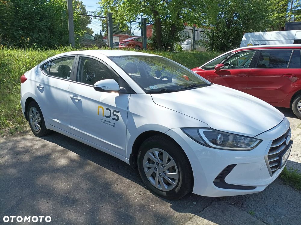 Hyundai Elantra 1.6 CRDi Classic + - 1
