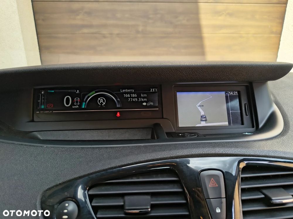 Renault Scenic - 17