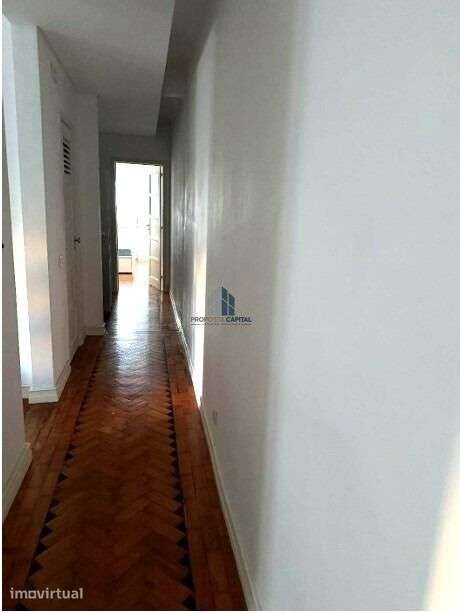 Apartamento T1 - Mobilado e Equipado - Grande imagem: 2/8