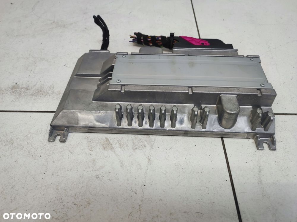 wzmacniacz radia subwoofer audi q8 e-tron - 5